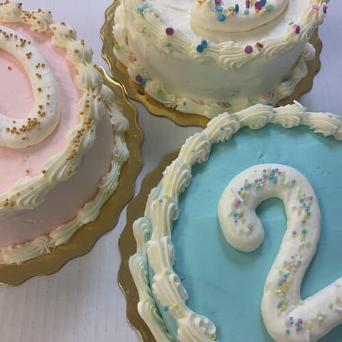 Monogram or Number Cakes 6" single layer (serves 8)