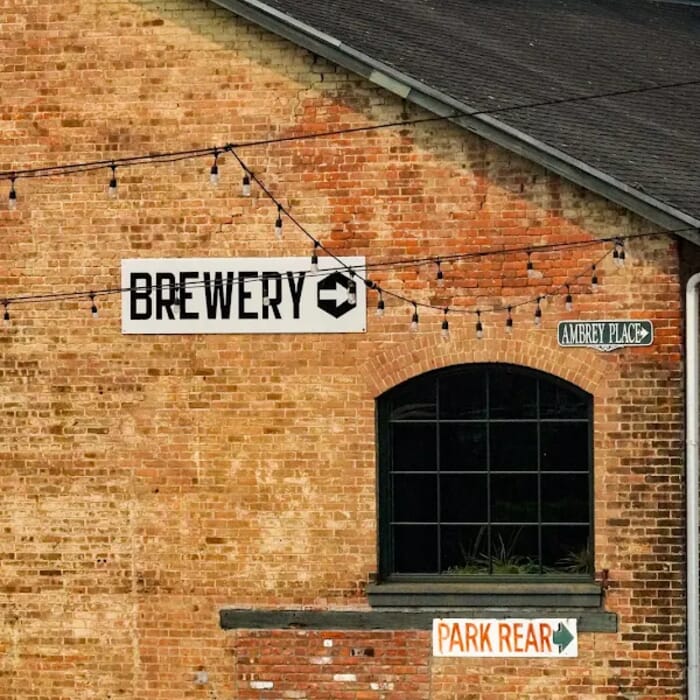La Redonda Tavern - Round Table Brewery