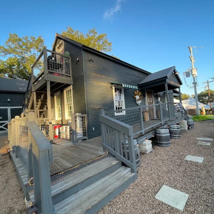Round Top Brewing & Kitchen