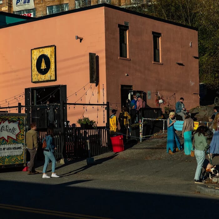 Lone Pine Brewing Company
