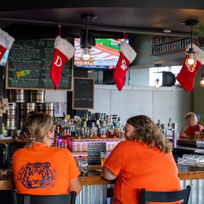 4 Dogs Brewing Co. & Pub