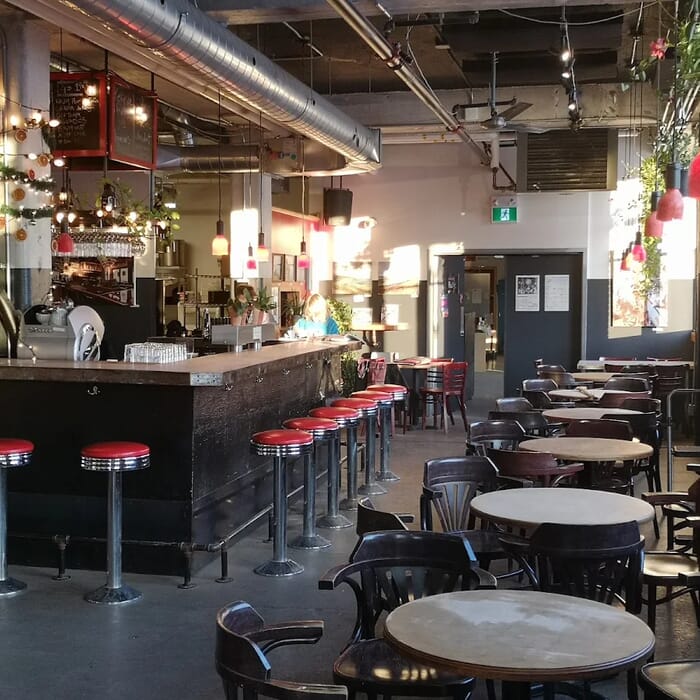 Les Sans-Taverne - Coop and Craft Brewery