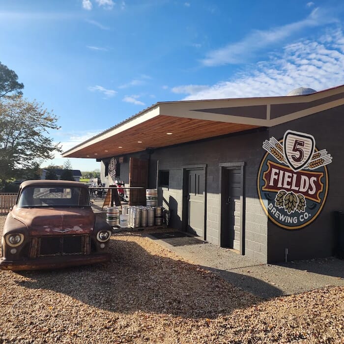 5 Fields Brewing Co & Pizza Box