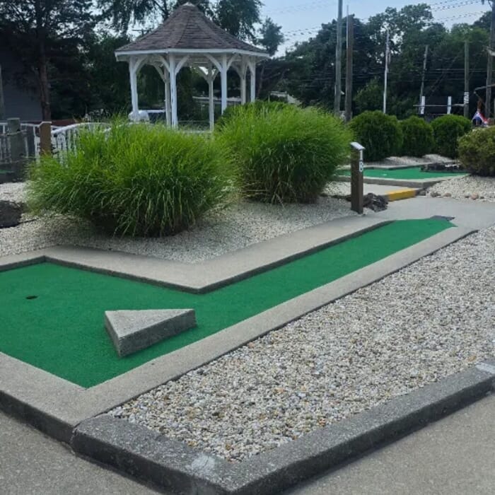 Meyers Lighthouse Brewing Company & Mini Golf