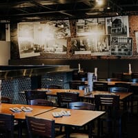 DIX 93 par Frampton Brasse - Resto-Pub in Sainte-Marie, Québec - 4.30 star rating