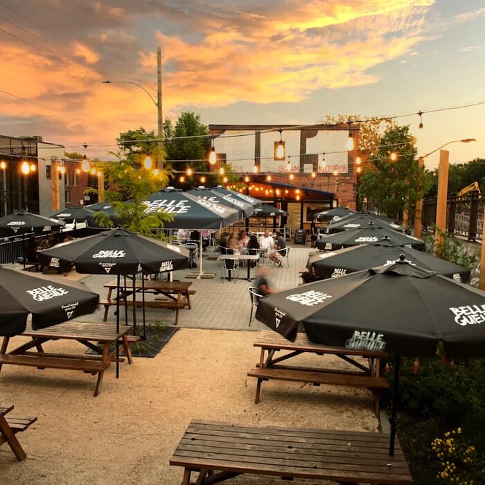Aux Quartiers Belle Gueule - Biergarten
