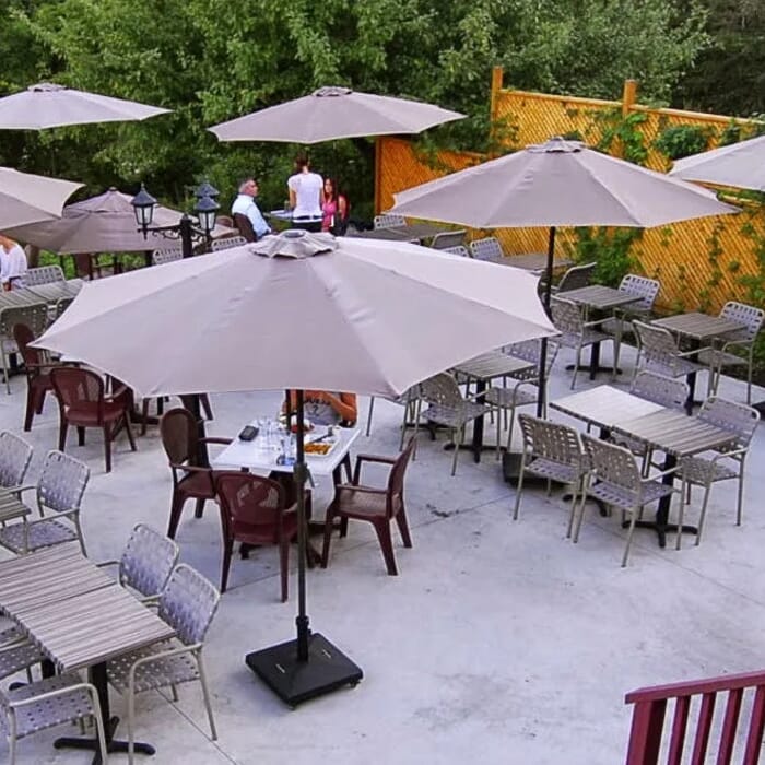 Noire et Blanche - Microbrasserie / Restaurant