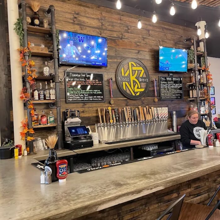 Klooz Brewz, Brewery & Public House