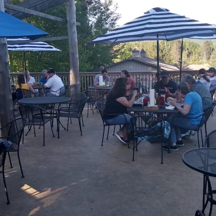 Blue Line Brewery Pizza & Pub